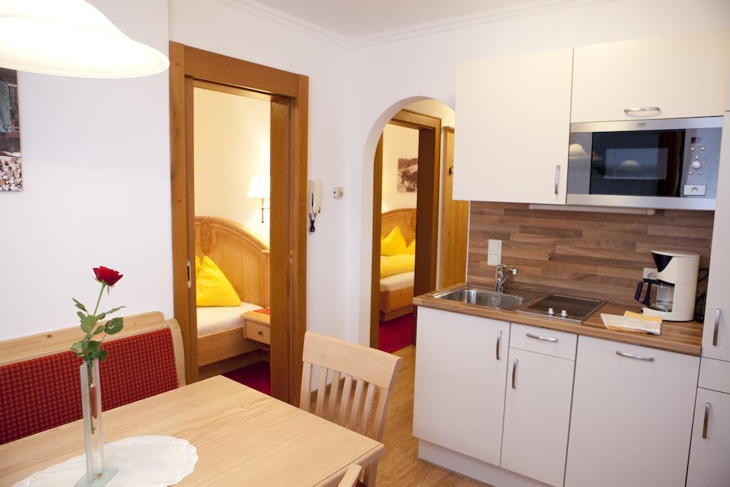 Appartement-Gaestehaus Ursula Flachau Værelse billede